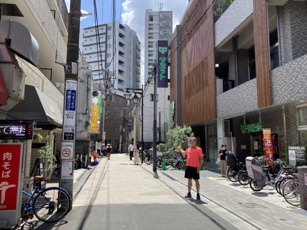 道なりに進むとサミットストア 西荻窪駅南店さんが見えてきます。